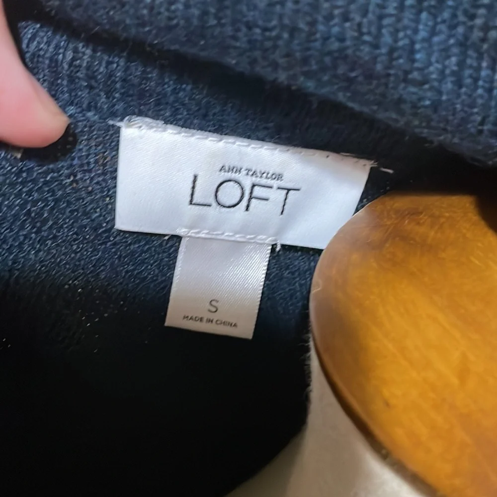 ❤️Loft Super Soft Sweater size small - Picture 8 of 8
